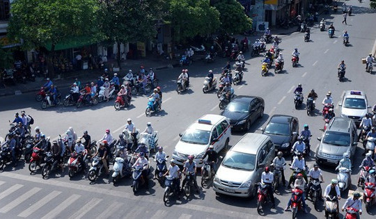 Ngày mai Bắc Bộ và Trung Bộ vẫn nắng nóng gay gắt trên 39 độ