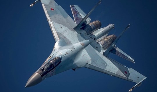 Khoảnh khắc tiêm kích Rafale Pháp đối đầu với Su-35 Nga ở khoảng cách 'nghẹt thở'