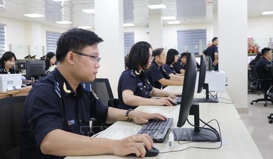 Bãi bỏ 10 thủ tục trong lĩnh vực hải quan, kinh doanh hàng miễn thuế