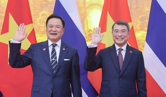 Thủ tướng Lê Minh Hưng chủ trì lễ đón Thủ tướng Thái Lan
