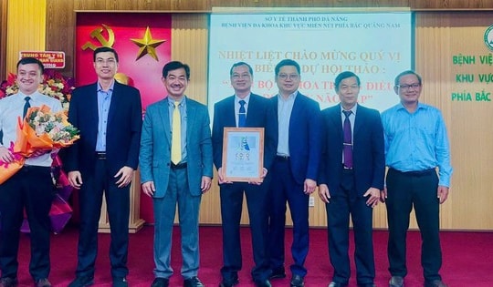 Hội Đột quỵ Thế giới trao chứng nhận Vàng cho BVĐK khu vực miền núi phía Bắc Quảng Nam