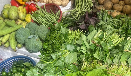 Rau xanh, đậu phụ tăng giá trong những ngày nắng nóng