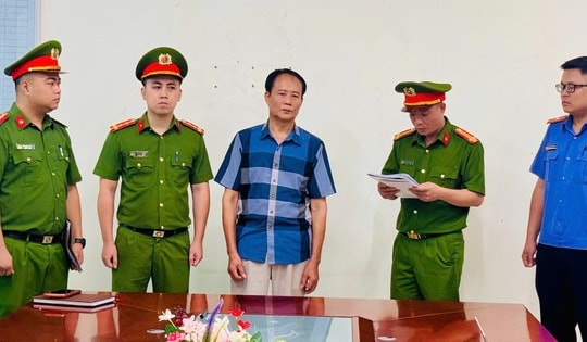 Bắt tạm giam 3 nguyên cán bộ thuế Lào Cai liên quan sai phạm thu phí cửa khẩu