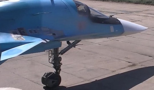 Phát hiện chi tiết lạ trên 'Thú mỏ vịt' Su-34 Nga