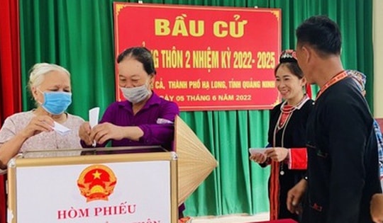 Quy định mới với người được bầu làm Trưởng thôn: Từ 21 tuổi, am hiểu công nghệ