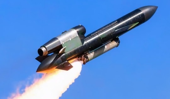 Tên lửa nội địa của Ukraine khiến Tomahawk Mỹ cũng phải 'lép vế'