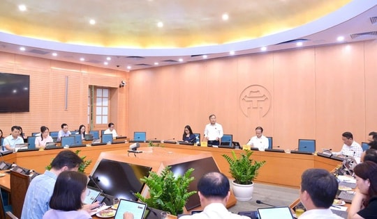 Hà Nội chỉ hỗ trợ hộ nghèo, gia đình chính sách khi chuyển đổi xe xăng sang xe điện