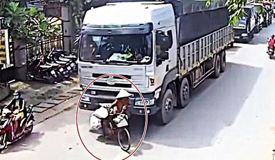 Cục CSGT cảnh bảo sai lầm phổ biến khi đi cạnh xe container khiến nhiều người gặp nạn