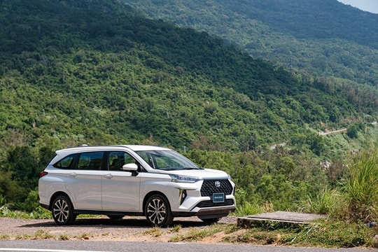 Toyota Veloz Cross 2026: Ưu đãi 100% lệ phí trước bạ và giá lăn bánh tháng 6