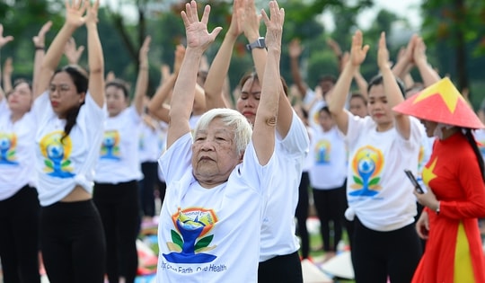 Hà Nội: 1.500 người đồng diễn tại Ngày Quốc tế Yoga 2026