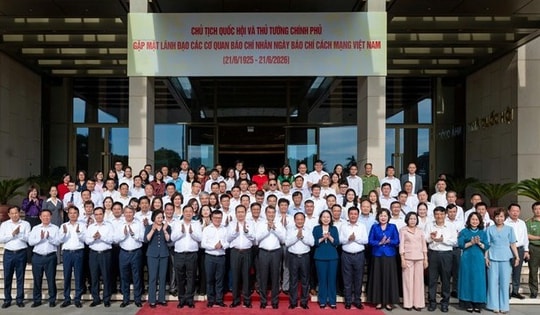 Chủ tịch Quốc hội và Thủ tướng Chính phủ gặp mặt Lãnh đạo các cơ quan báo chí