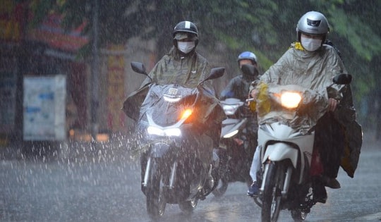 Miền Bắc bước vào đợt mưa dông, lũ trên các sông dâng cao