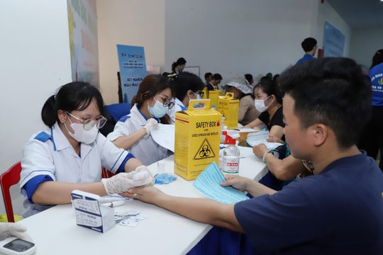 Khám sức khỏe miễn phí cho 1.000 thanh niên công nhân tại TP.HCM