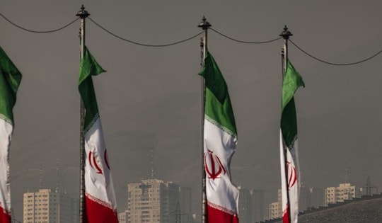Mỹ và Iran nhất trí lộ trình hòa bình, báo hiệu việc mở lại eo biển Hormuz