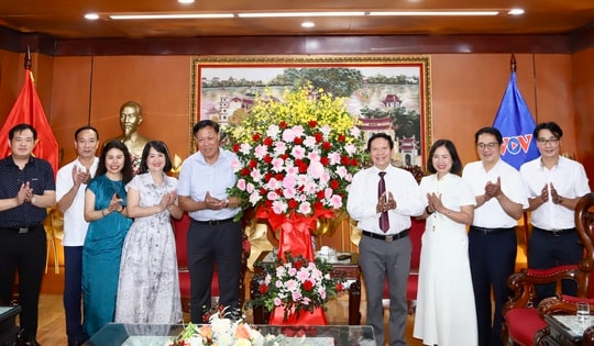Thứ trưởng Đỗ Xuân Tuyên thăm, chúc mừng các cơ quan báo chí nhân Kỷ niệm 101 năm Ngày Báo chí Cách mạng Việt Nam