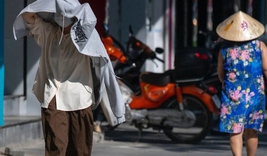 Miền Bắc, miền Trung lại nắng nóng gay gắt