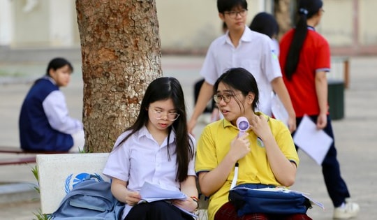 Các kênh tra cứu điểm thi, điểm chuẩn lớp 10 phụ huynh và thí sinh cần biết