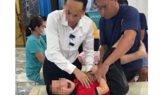 Sự thật về 'tiến sĩ nắn chỉnh xương' ở Y Đức Vương giúp trẻ 'không nói được thành nói được'