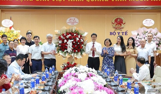 Lãnh đạo Bộ Y tế gặp mặt, chúc mừng các cơ quan báo chí, truyền thông của ngành nhân Kỷ niệm 101 năm Ngày Báo chí cách mạng Việt Nam
