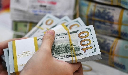 Tỷ giá USD/VND thị trường tự do giảm mạnh