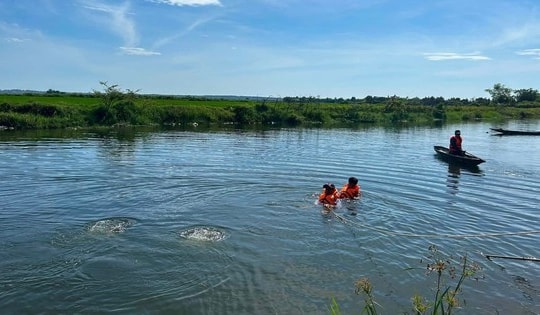 Vụ hai mẹ con mất tích bên bến nước ở Huế: Đã tìm thấy thi thể người mẹ