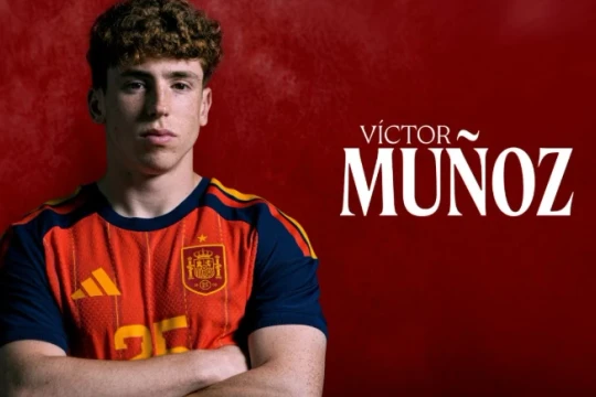 Liverpool chiêu mộ Victor Munoz: Mảnh ghép hoàn hảo cho triết lý của Andoni Iraola