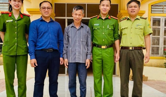 Bất ngờ chạm mặt khỉ đuôi lợn giữa đêm, người dân trình báo kiểm lâm