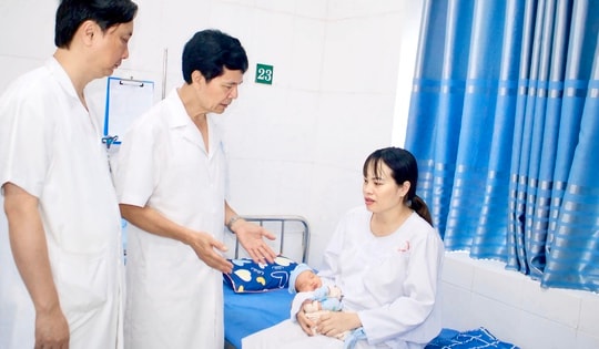Đang dùng thuốc chống đông, sản phụ bất ngờ vỡ ối ở tuần 39