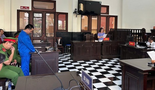 Dùng dao chém chết bạn nhậu, Dương Hoàng Thông nhận 19 năm tù