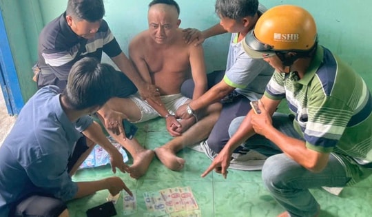Bắt Dương Công Nhạc cướp tài sản của cụ ông bán vé số