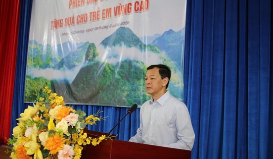 Gần 2,4 tỷ đồng đến với trẻ em khó khăn vùng biên Lào Cai qua phiên chợ 0 đồng