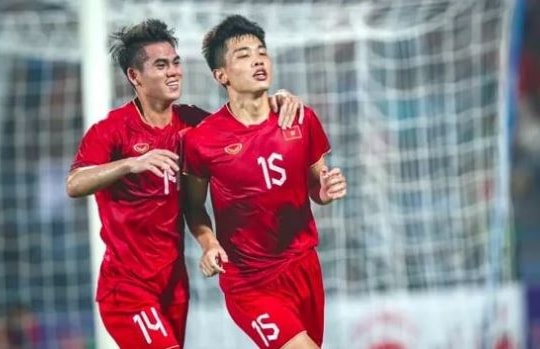 HLV Kim Sang-sik và hàng công 'trong mơ' của ĐT Việt Nam; Biến động cực lớn tại CLB Hải Phòng