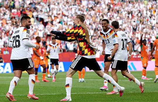 Deniz Undav rực sáng phút bù giờ, Đức ngược dòng nghẹt thở vào vòng knock-out World Cup 2026