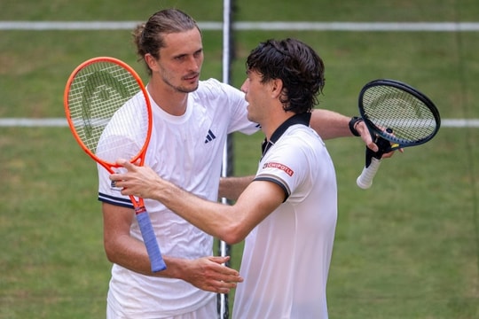 Alexander Zverev thua Taylor Fritz tại Halle Open: Sự cố y tế hy hữu và nỗi lo Wimbledon