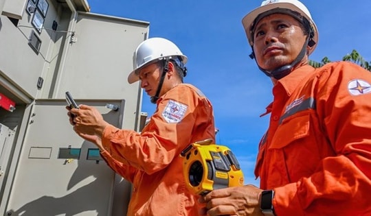 Công suất điện lập đỉnh mới, tiết kiệm điện trở thành yêu cầu cấp bách