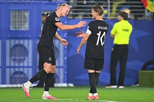 Erling Haaland lập cú đúp đưa Na Uy vào vòng 32 đội World Cup 2026