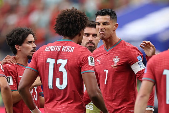Bồ Đào Nha đè bẹp Uzbekistan 5-0: Cristiano Ronaldo thiết lập kỷ lục lịch sử tại World Cup 2026