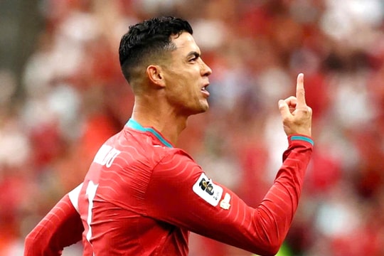 Cristiano Ronaldo và cú đúp tuổi 41: Khi tập thể Bồ Đào Nha nâng bước một huyền thoại bất tử