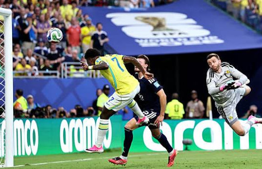 Brazil nhảy múa tại Miami: Vinicius rực sáng, Scotland bất lực nhìn Selecao chiếm ngôi đầu