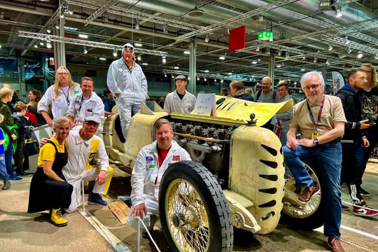 Xe đua dùng động cơ máy bay chạy gần 290 km/h từ năm 1922
