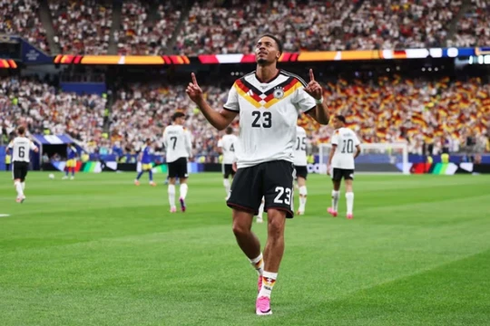 Manchester United tái thiết tuyến giữa: Chốt tiểu Caicedo, dồn lực cho bom tấn Felix Nmecha