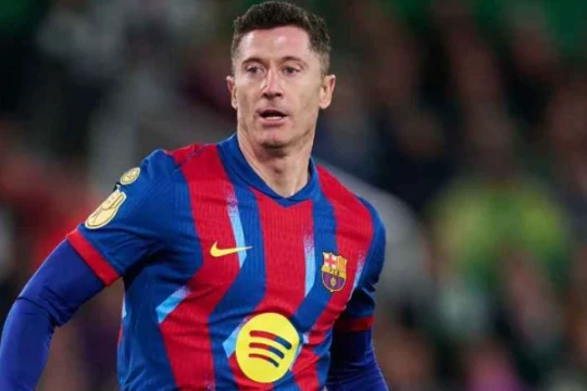 Robert Lewandowski gia nhập Chicago Fire: Cú hích lịch sử và màn tái ngộ Lionel Messi