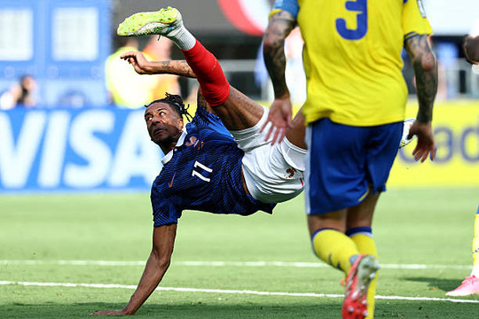 Michael Olise rực sáng giúp Pháp đè bẹp Thụy Điển 3-0 tại World Cup 2026