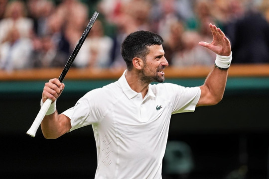 Bản lĩnh nhà vô địch: Djokovic và Sinner vượt bão ngày ra quân Wimbledon 2026
