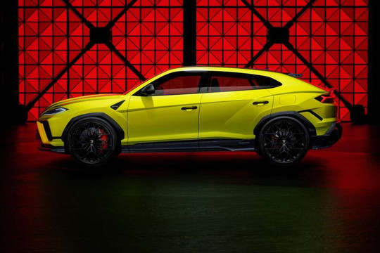 Tin xe 3/7: Mitsubishi Attrage nâng cấp ADAS, Siêu SUV Lamborghini 810 PS ra mắt