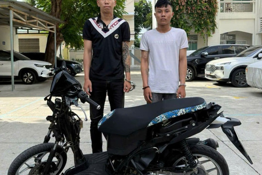 Quên khóa cửa ô tô, chủ xe mất tài sản gần 120 triệu đồng