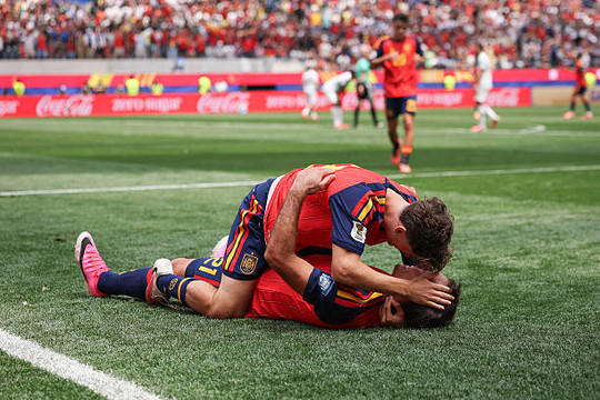 Bồ Đào Nha đối đầu Tây Ban Nha: Thử thách của Ronaldo trước hàng thủ thép La Roja