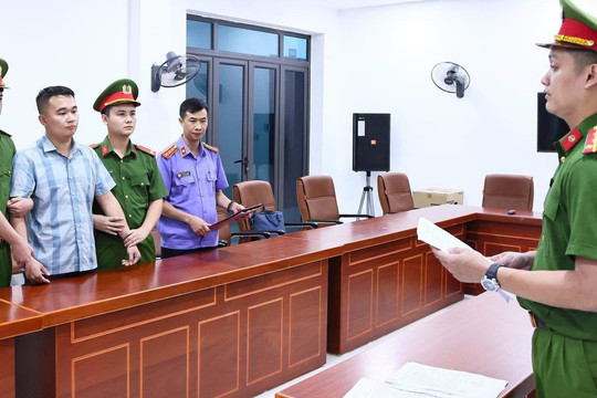 Tạm giữ khẩn cấp giáo viên Trường THPT Chuyên Tuyên Quang để điều tra về điểm thi tốt nghiệp