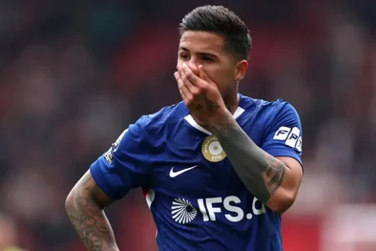 Arsenal rút lui khỏi thương vụ Enzo Fernandez sau yêu cầu 120 triệu bảng từ Chelsea