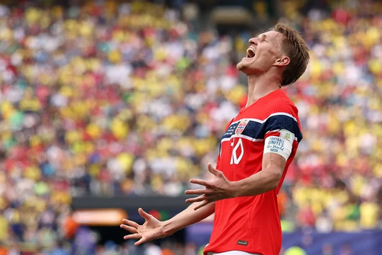Martin Odegaard và Haaland đưa Na Uy vào tứ kết World Cup sau chiến thắng kịch tính trước Brazil